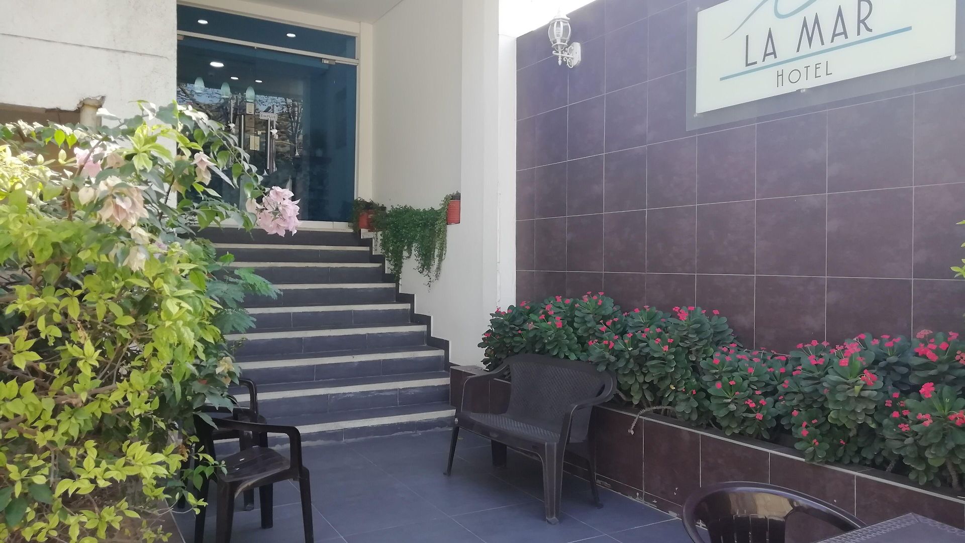 La Mar Hotel